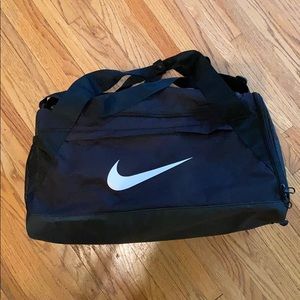 Nike Medium Brasilia Duffle Bag - Black